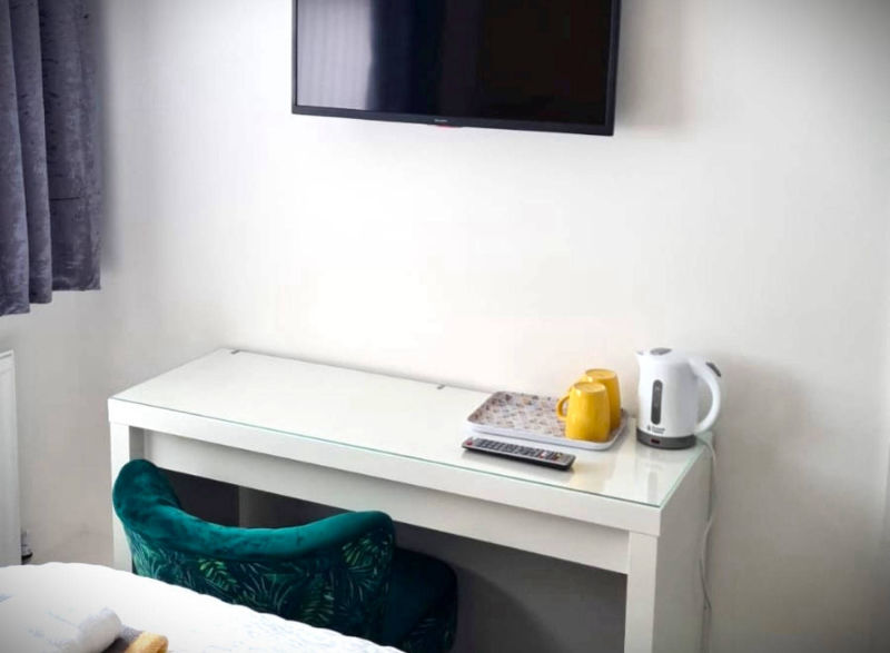 All guest rooms have a desk and FREEVIEW TV